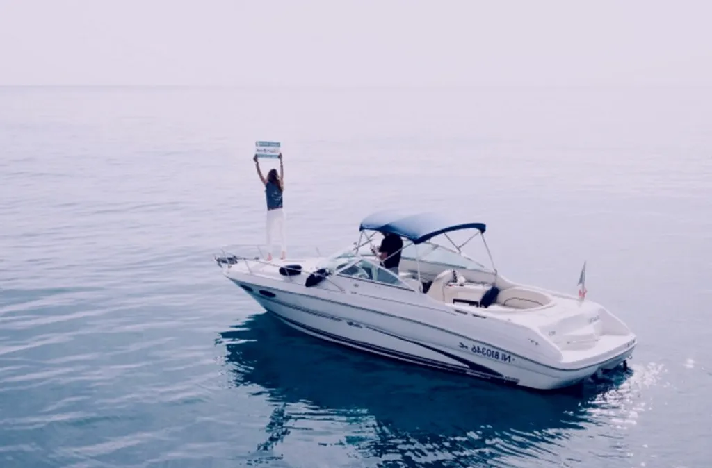 Barco disponible para alquiler en Roses, Cataluña